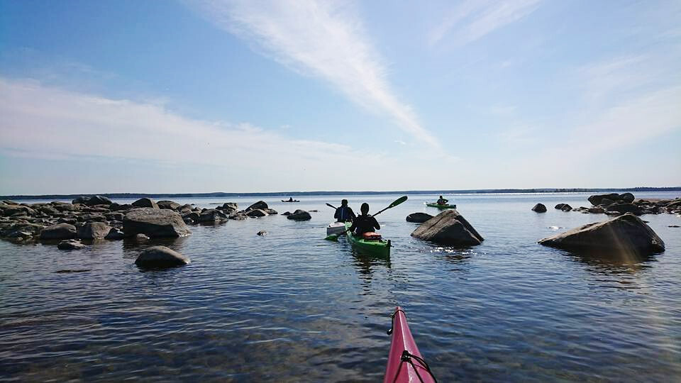 Prova att paddla kanot, kajak och SUP i Axmar bruk